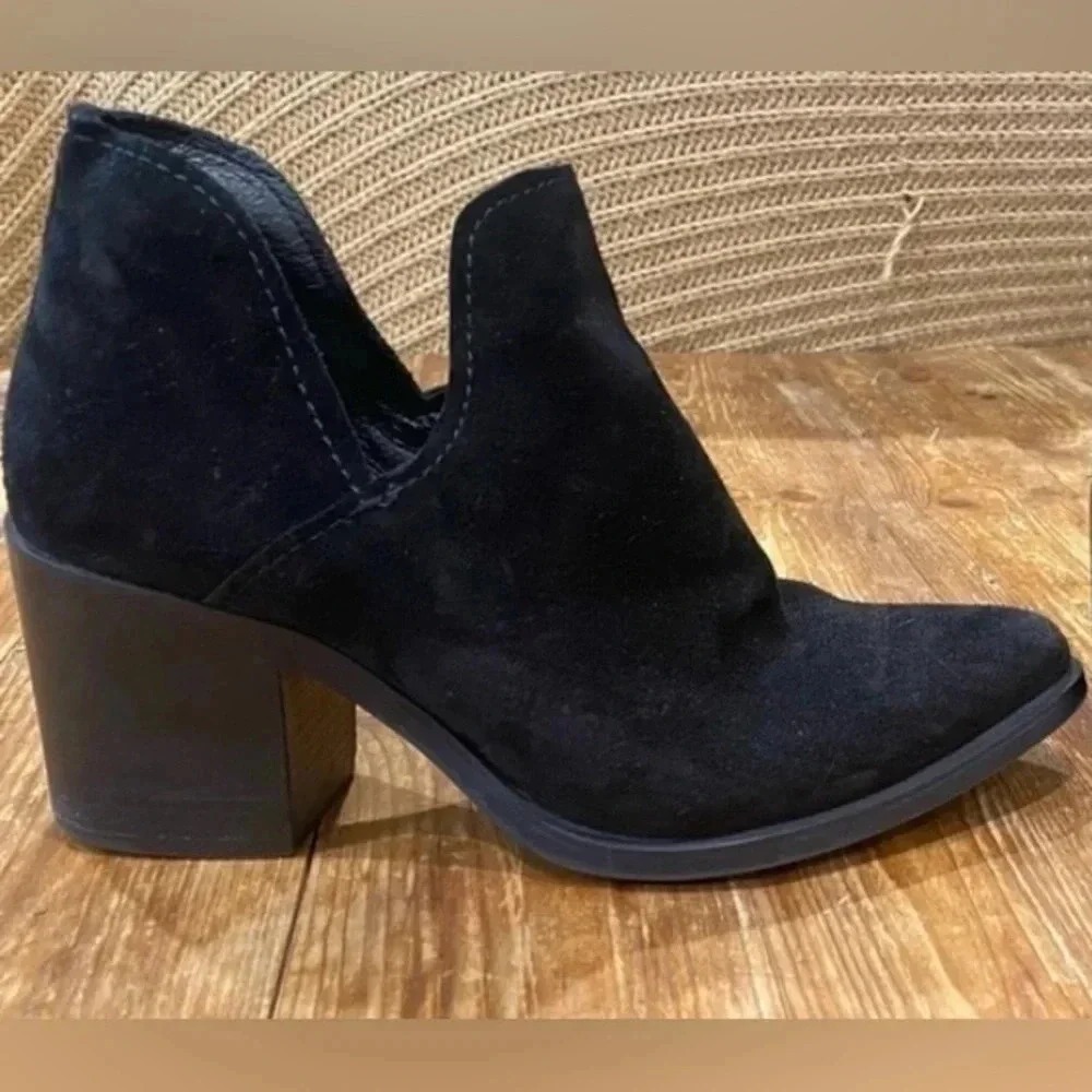 Steve Madden Black Suede Slip On 3" Stacked Chunk Block Heel Bootie WM's 8.5 EUC